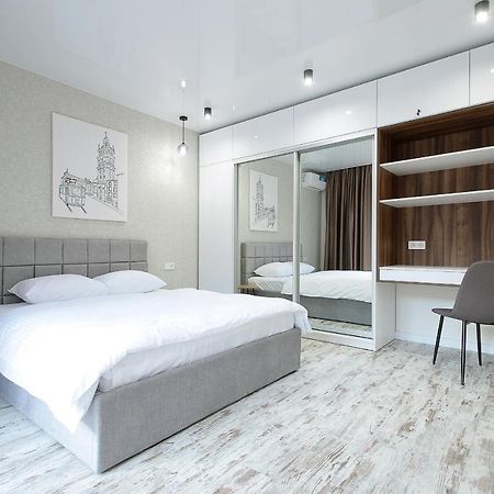 Luxury Nest Lviv Center Apartment Luaran gambar